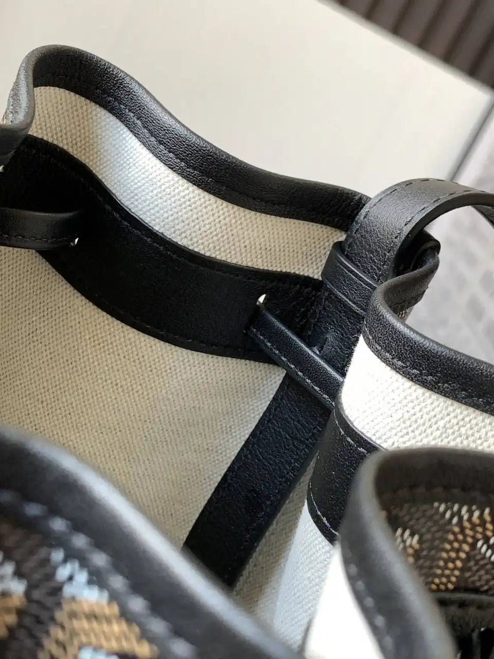 Goyard PEFLOTPMLTY01CL03P Petit Flot Bucket Bag Gy9004