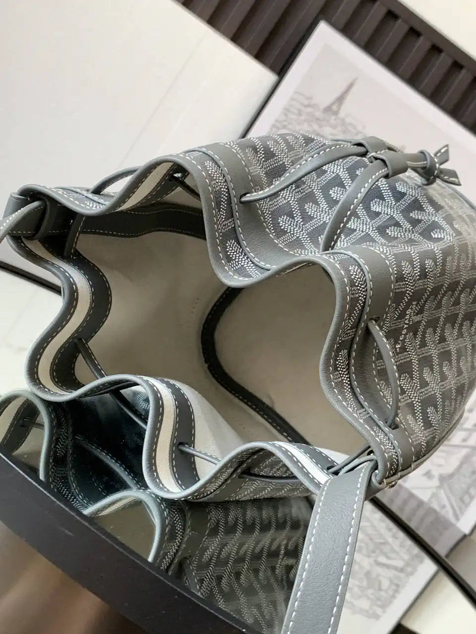 Goyard PEFLOTPMLTY01CL03P Petit Flot Bucket Bag Gy9009