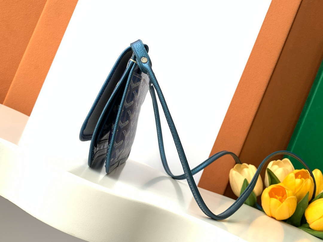 Goyard PLUMETPMLTY50CL50P Portefeuille Plumet Pocket Wallet Pearly Blue