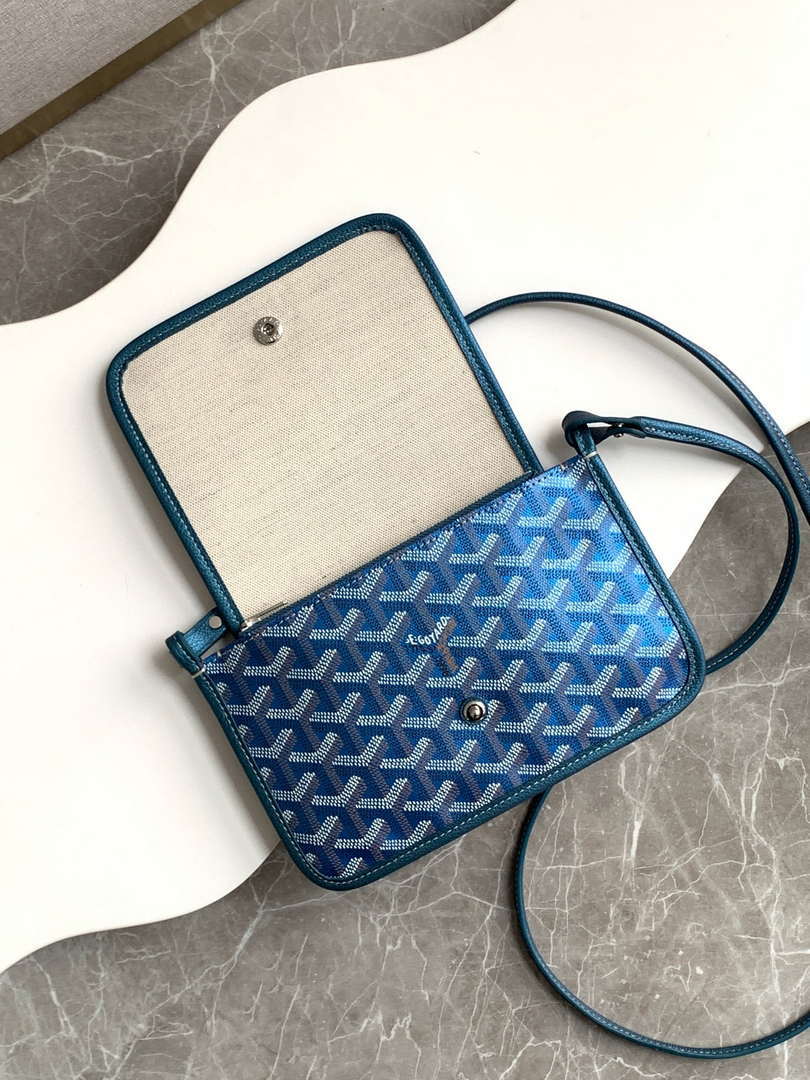 Goyard PLUMETPMLTY50CL50P Portefeuille Plumet Pocket Wallet Pearly Blue