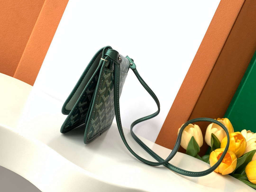 Goyard PLUMETPMLTY50CL50P Portefeuille Plumet Pocket Wallet Pearly Green