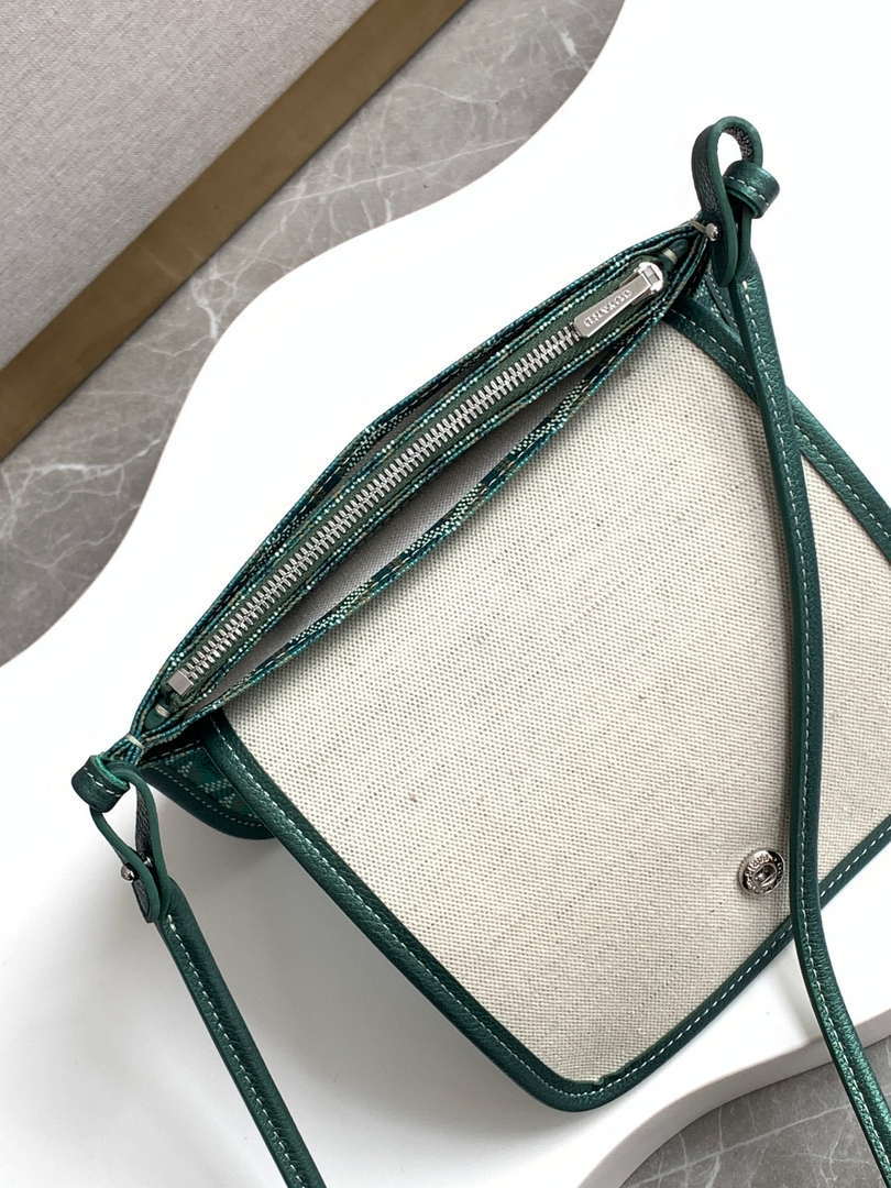 Goyard PLUMETPMLTY50CL50P Portefeuille Plumet Pocket Wallet Pearly Green