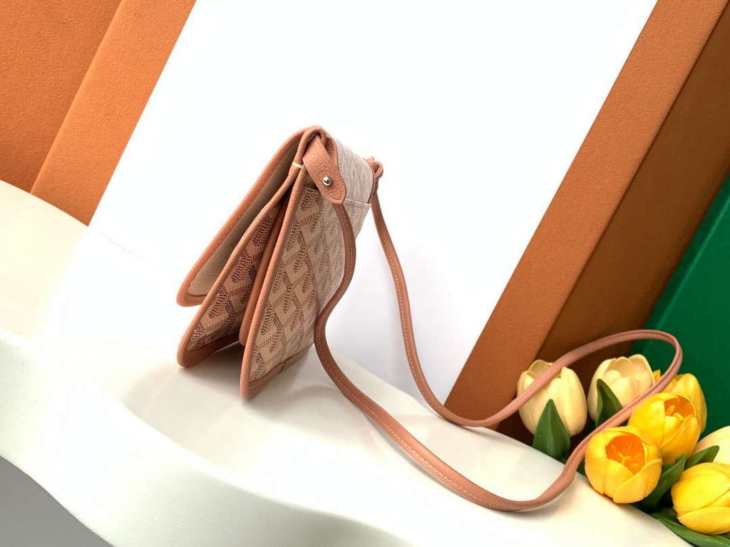 Goyard PLUMETPMLTY50CL50P Portefeuille Plumet Pocket Wallet Pearly Pink