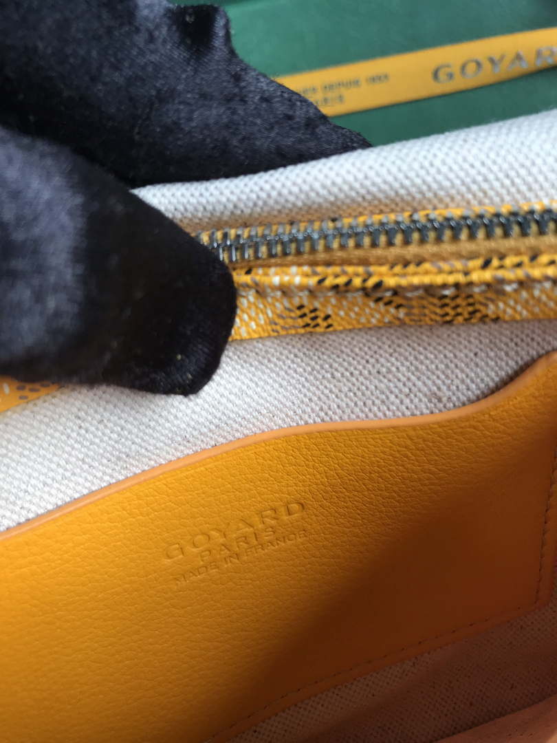 Goyard PLUMETPMLTY50CL50P Portefeuille Plumet Pocket Wallet Yellow