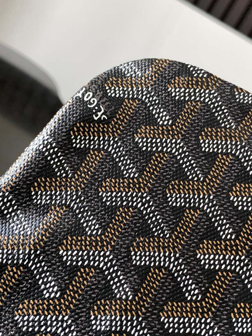 Goyard POICLAPMLTY11CL61P Poitiers Claire Voie Bag Black brown
