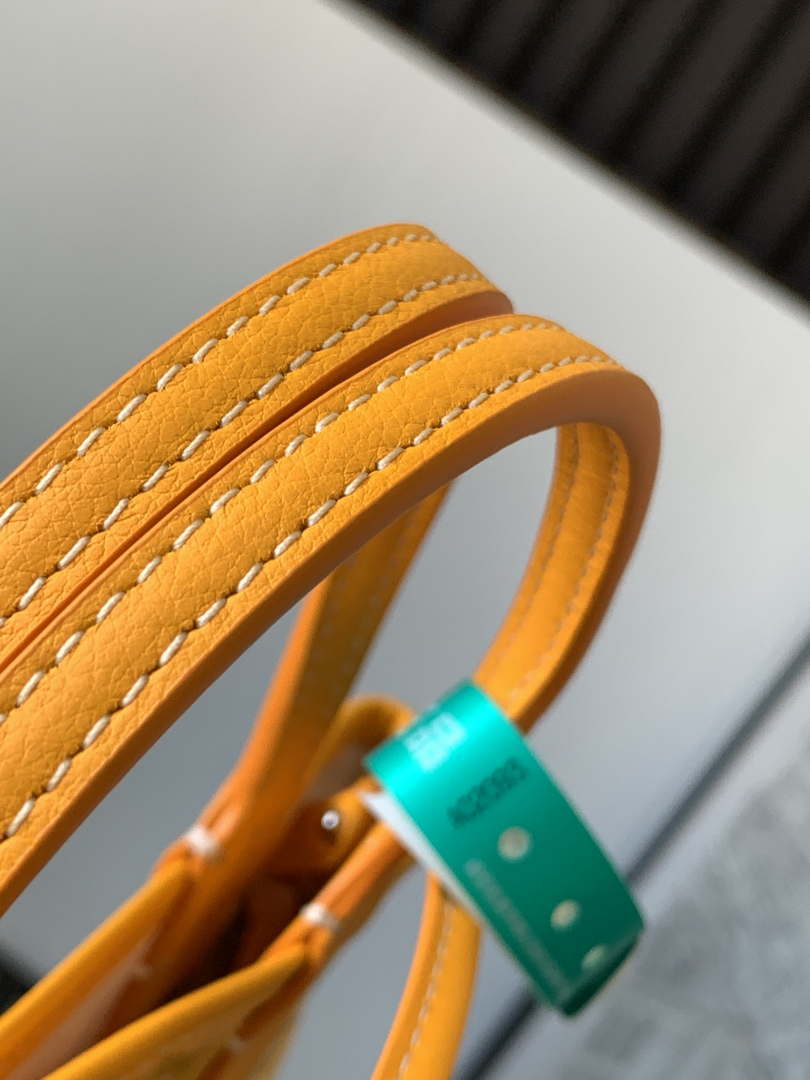 Goyard POICLAPMLTY11CL61P Poitiers Claire Voie Bag Yellow