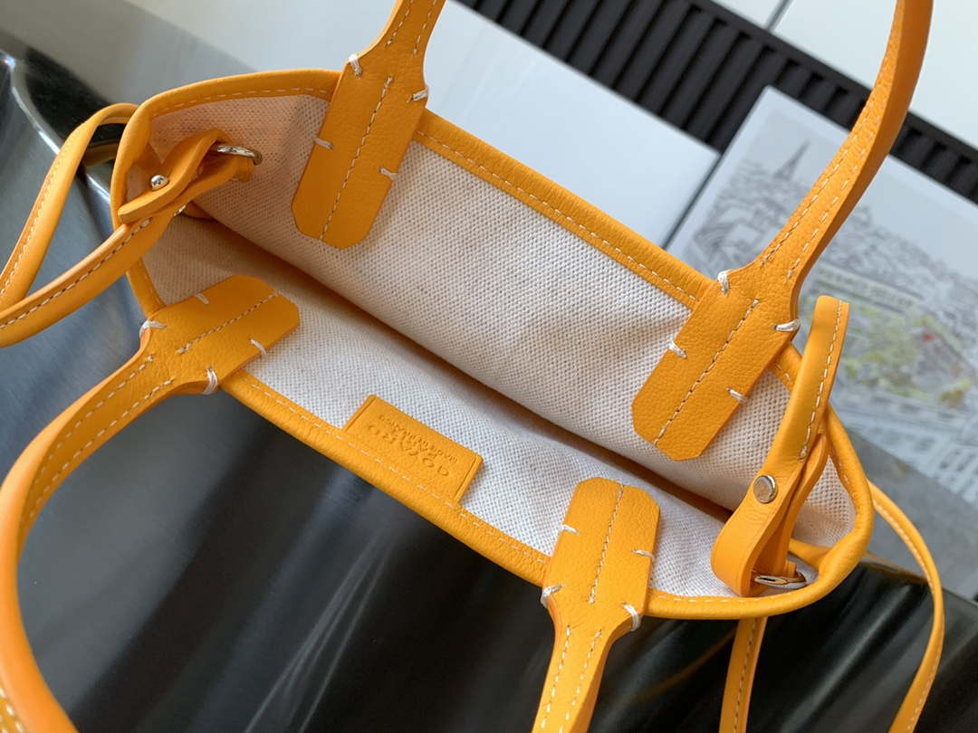 Goyard POICLAPMLTY11CL61P Poitiers Claire Voie Bag Yellow