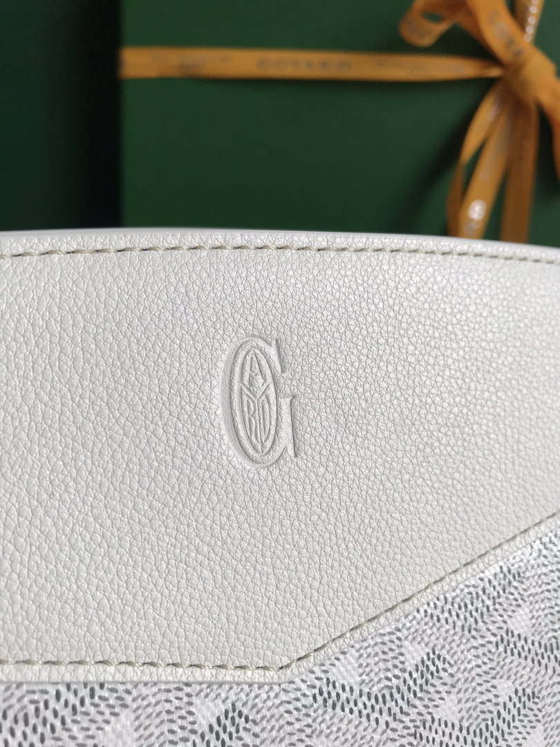 Goyard ROUETSPMLTY07CL07P Rouette Structur¨¦ PM Bag White