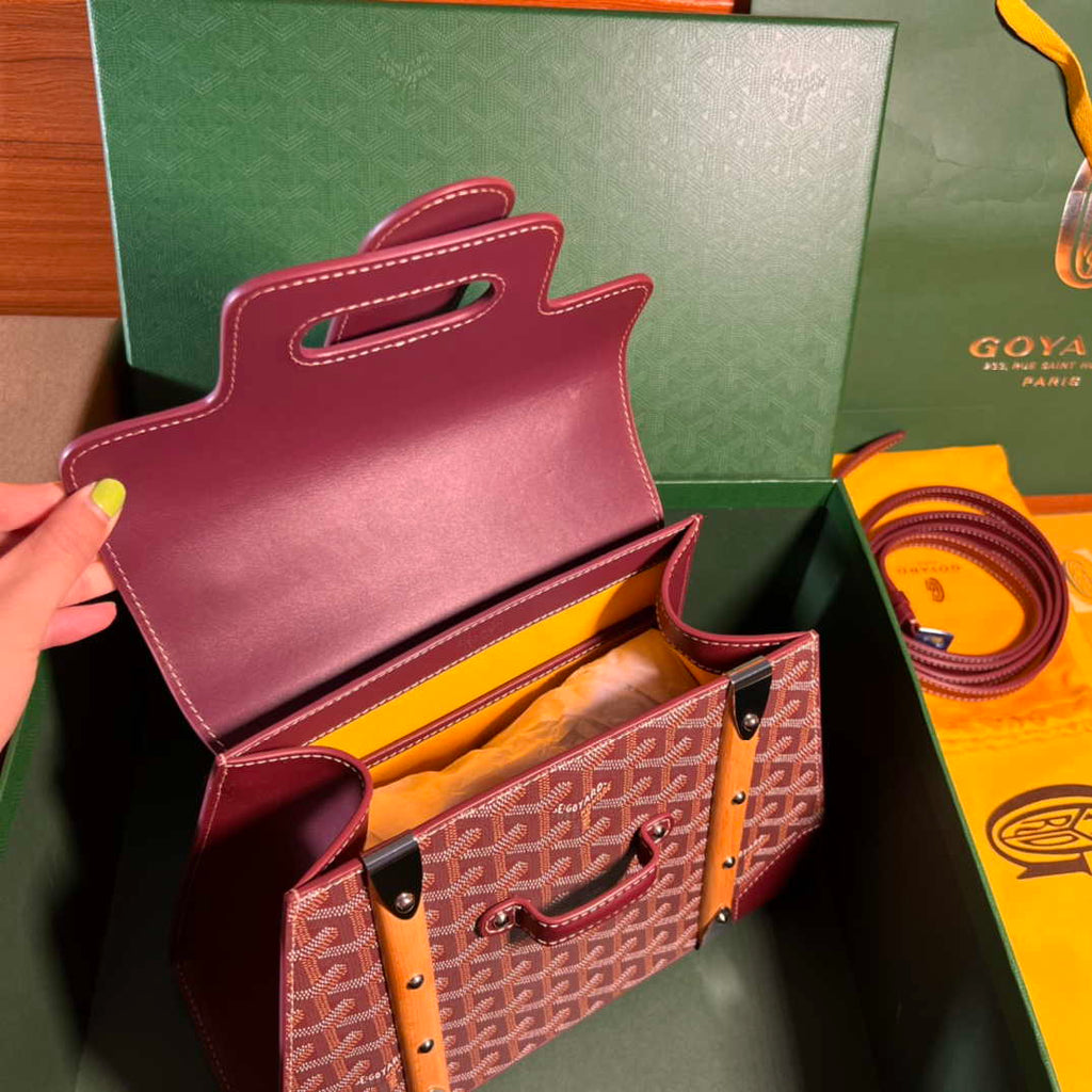 Goyard Sac Saigon Pm Bag BPMLTY07CL07P Wine Red