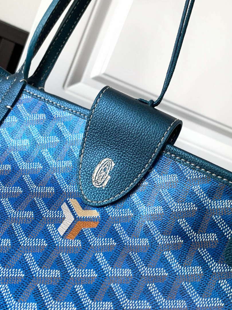 Goyard STLOUIGMLTY08CL08P Saint Louis GM Bag Pearly Blue