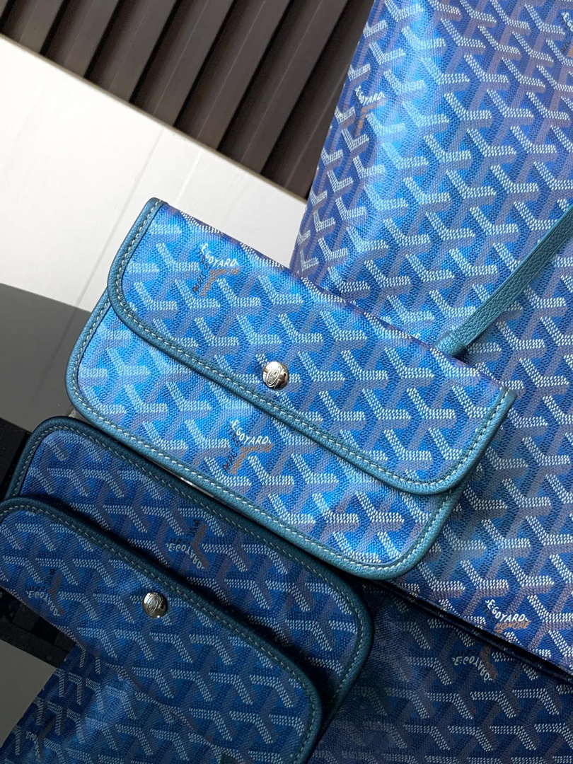 Goyard STLOUIGMLTY08CL08P Saint Louis GM Bag Pearly Blue