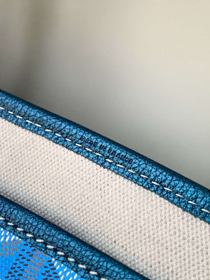 Goyard STLOUIGMLTY08CL08P Saint Louis GM Bag Pearly Blue