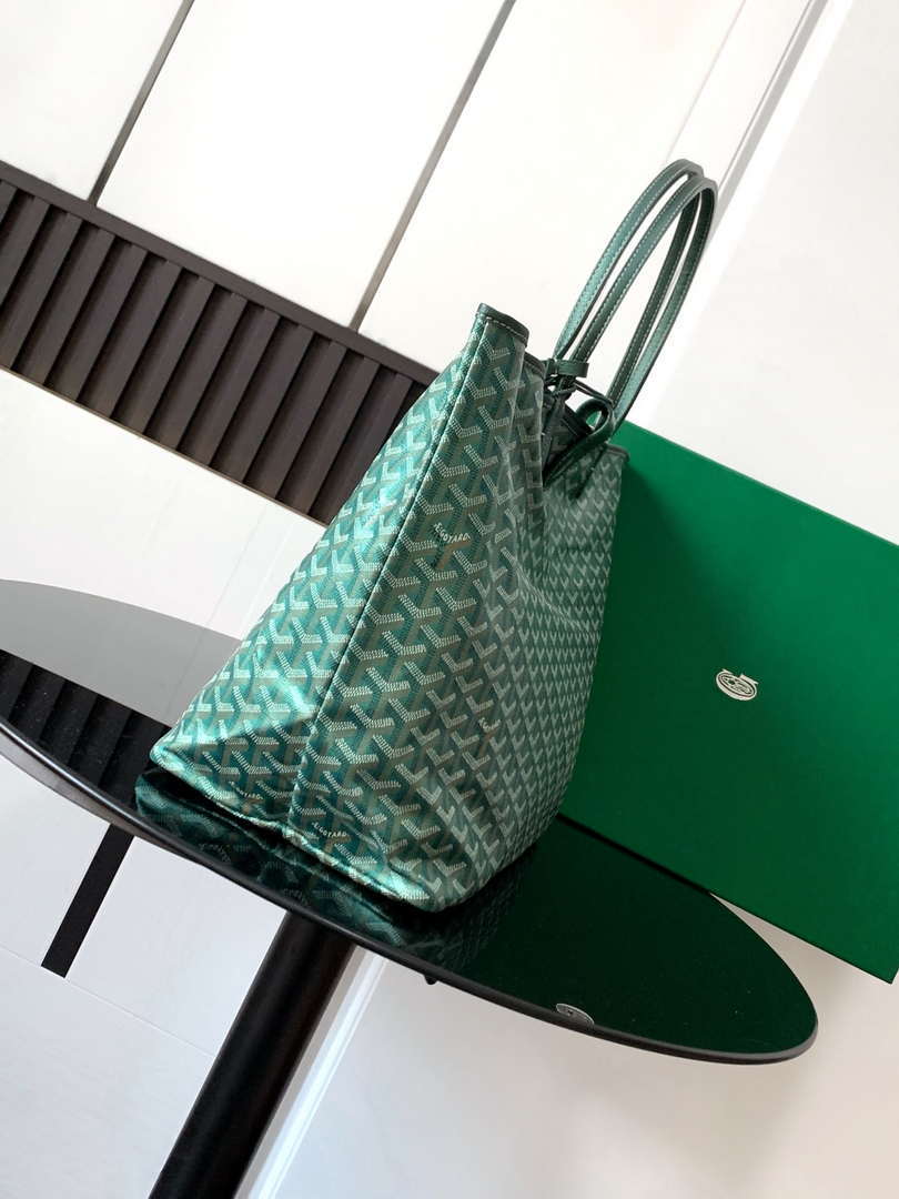 Goyard STLOUIGMLTY08CL08P Saint Louis GM Bag Pearly Green