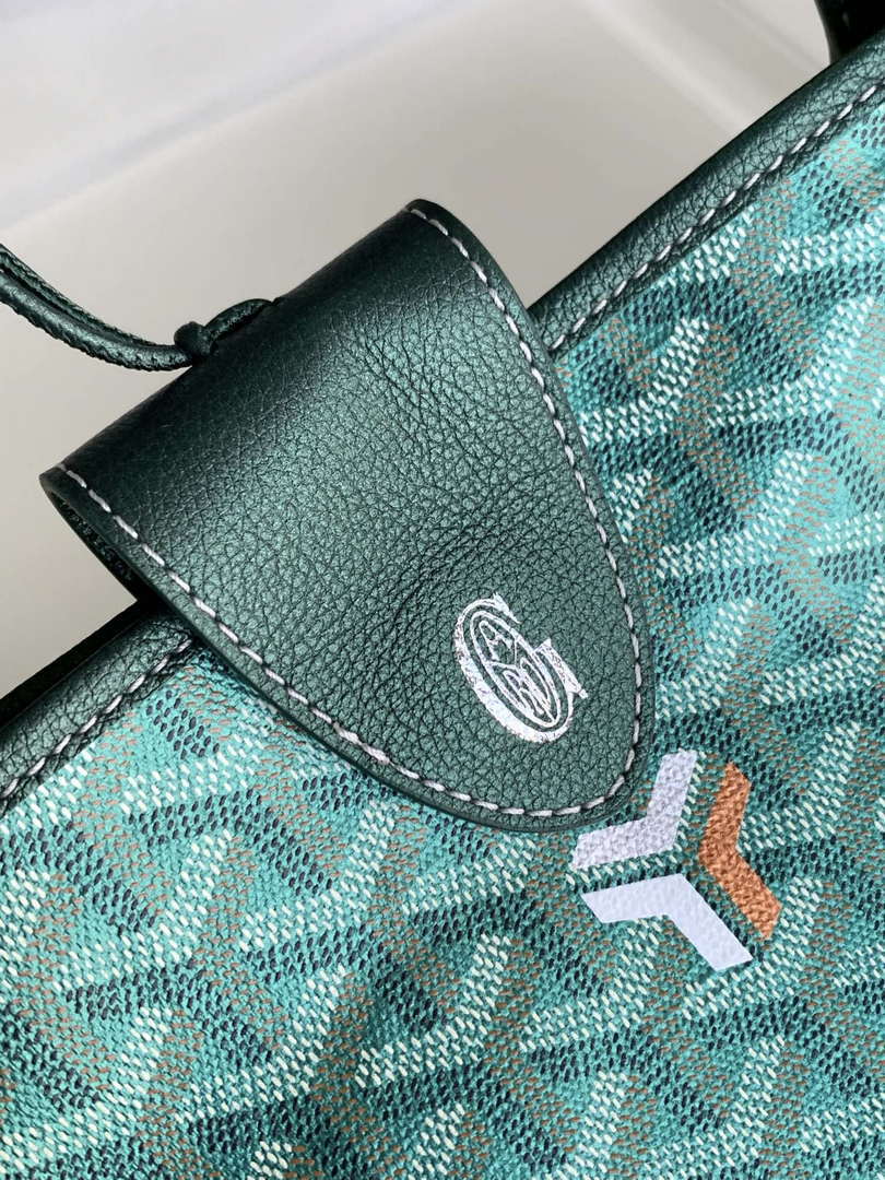 Goyard STLOUIGMLTY08CL08P Saint Louis GM Bag Pearly Green