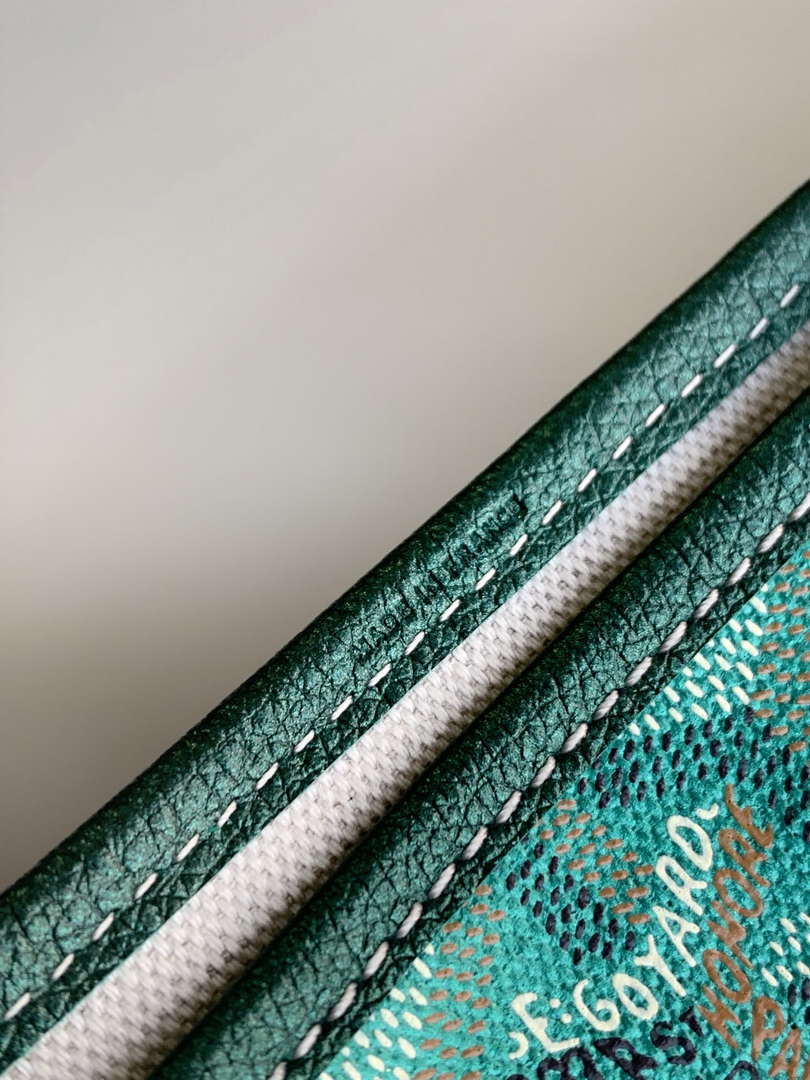 Goyard STLOUIGMLTY08CL08P Saint Louis GM Bag Pearly Green