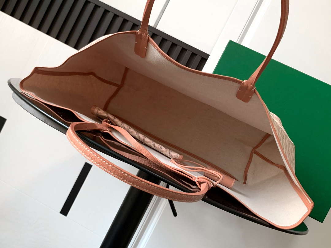 Goyard STLOUIGMLTY08CL08P Saint Louis GM Bag Pearly Pink