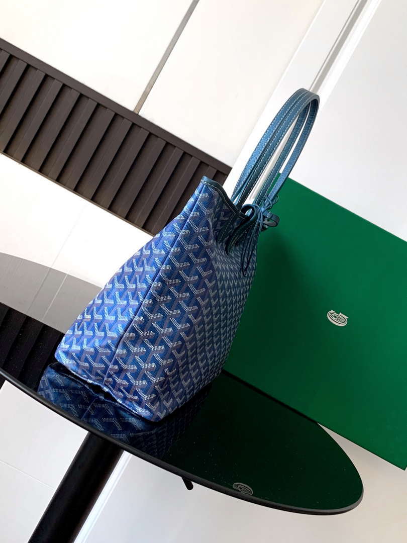 Goyard STLOUIPMLTY07CL07P Saint Louis PM Bag Pearly Blue