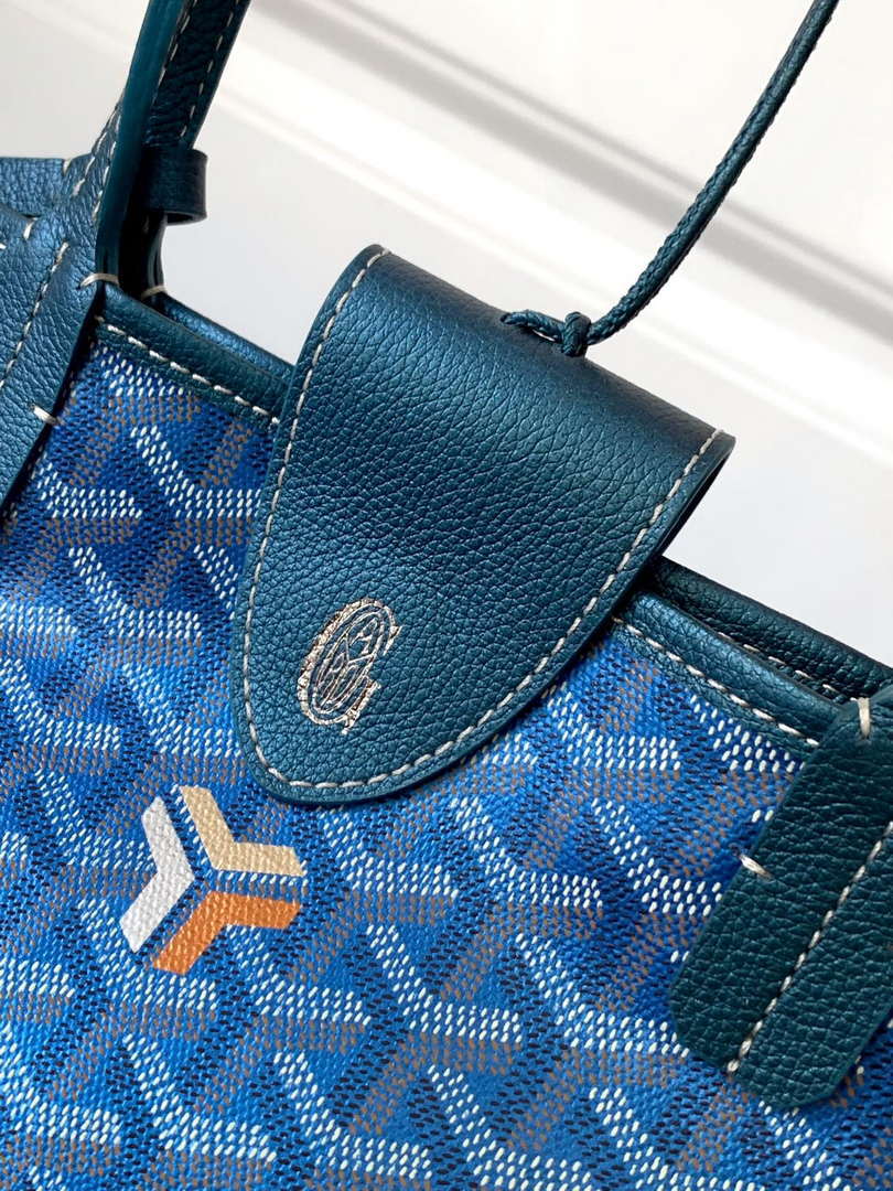 Goyard STLOUIPMLTY07CL07P Saint Louis PM Bag Pearly Blue