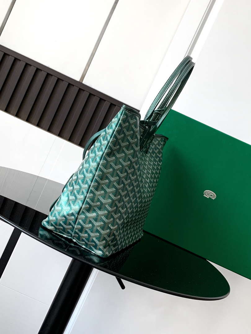 Goyard STLOUIPMLTY07CL07P Saint Louis PM Bag Pearly Green