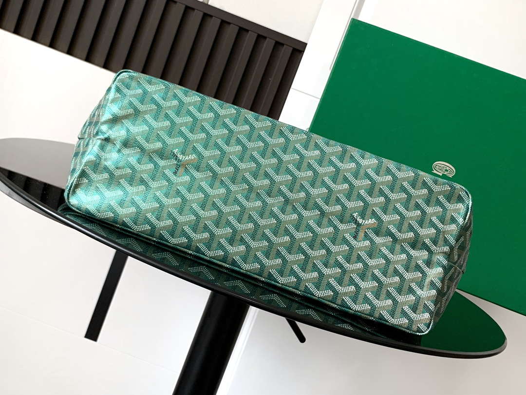 Goyard STLOUIPMLTY07CL07P Saint Louis PM Bag Pearly Green