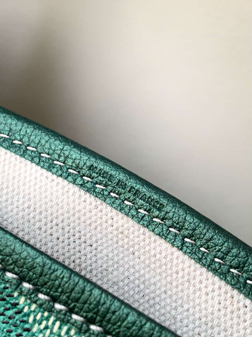 Goyard STLOUIPMLTY07CL07P Saint Louis PM Bag Pearly Green