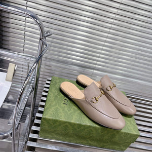 Gucci 423513 Women's Princetown Leather Slipper G53191 - Euro 34=US 3 - View 3