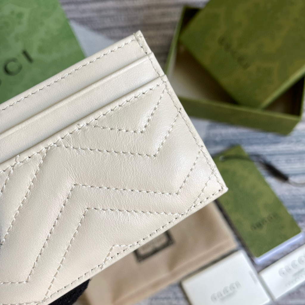Gucci GG Marmont Card Case  443127 White