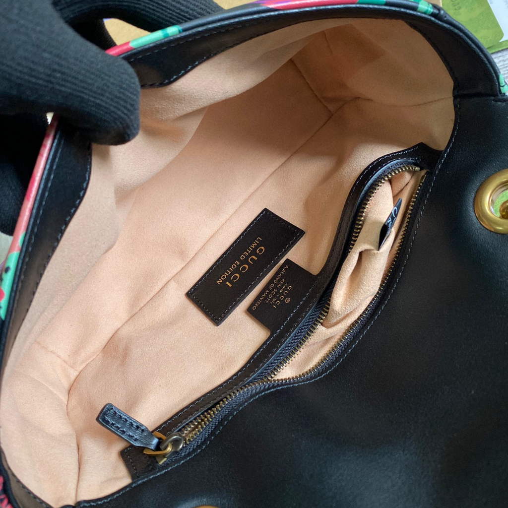 Gucci 443496 GG Marmont Medium Matelass¨¦ Shoulder Bag Black
