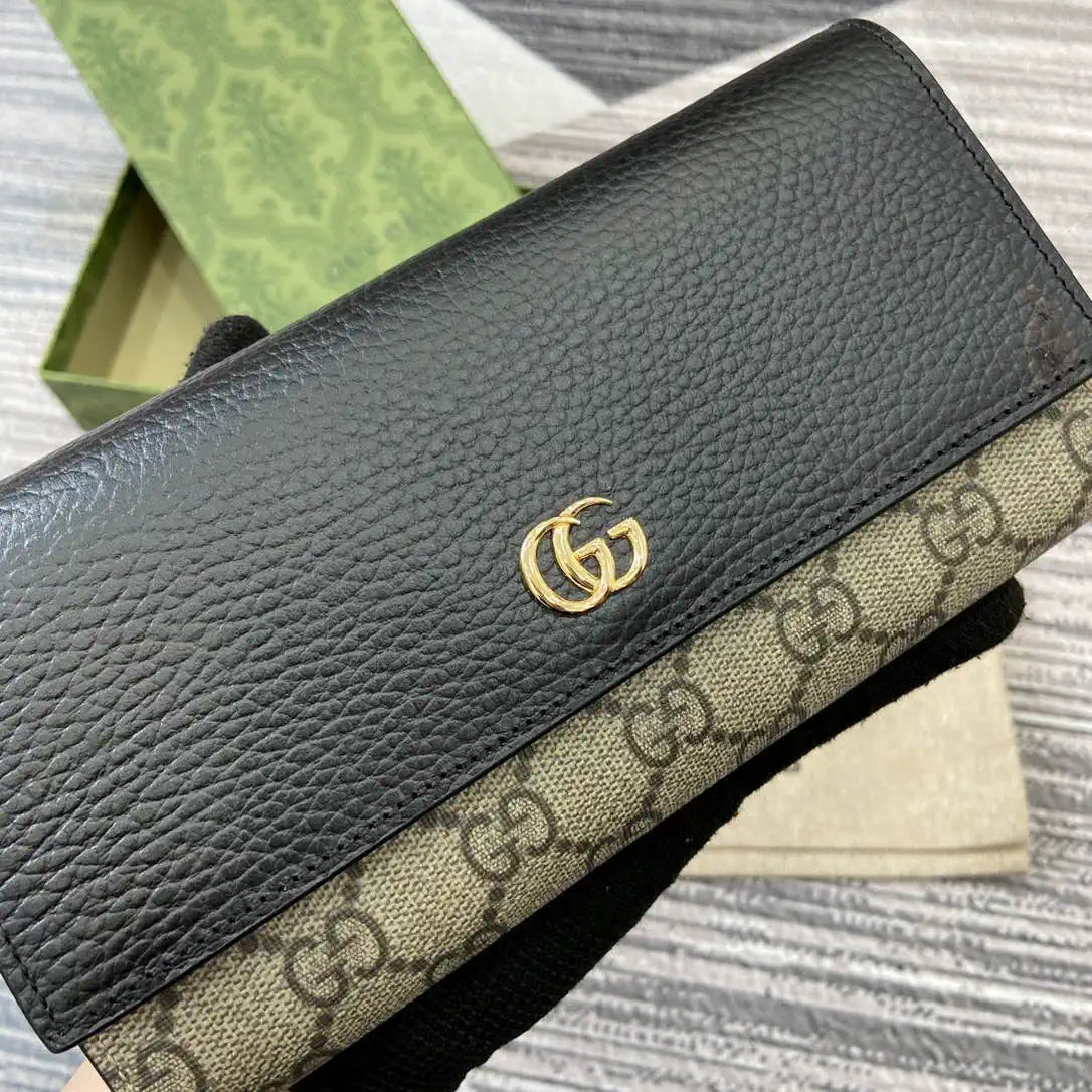 Gucci 456116 Bi-color GG Marmont continental wallet Beige and Black leather