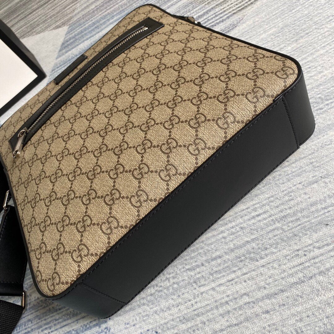 Gucci 473878  GG Supreme Flat Messenger Beige