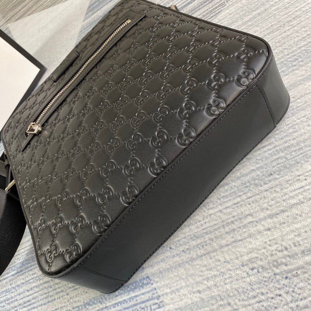 Gucci 473878  GG Supreme Flat Messenger Black