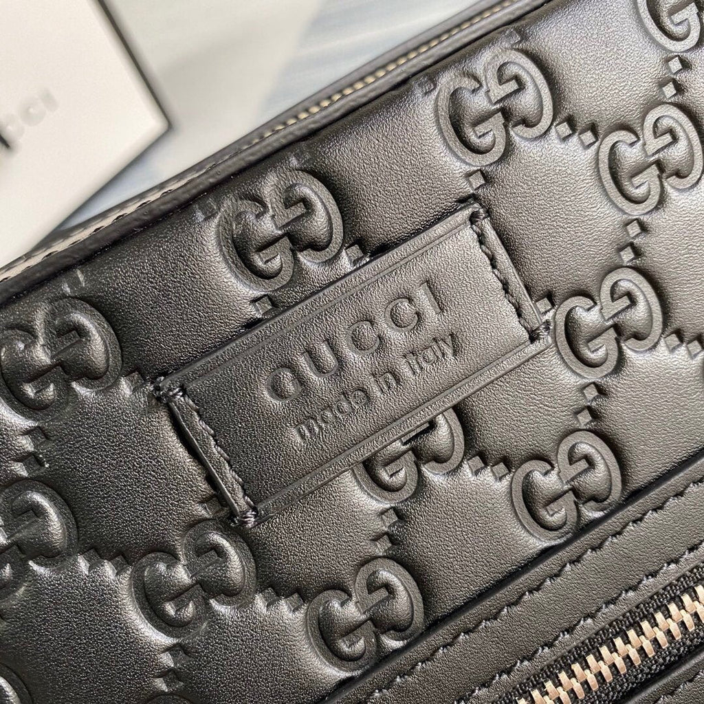 Gucci 473878  GG Supreme Flat Messenger Black