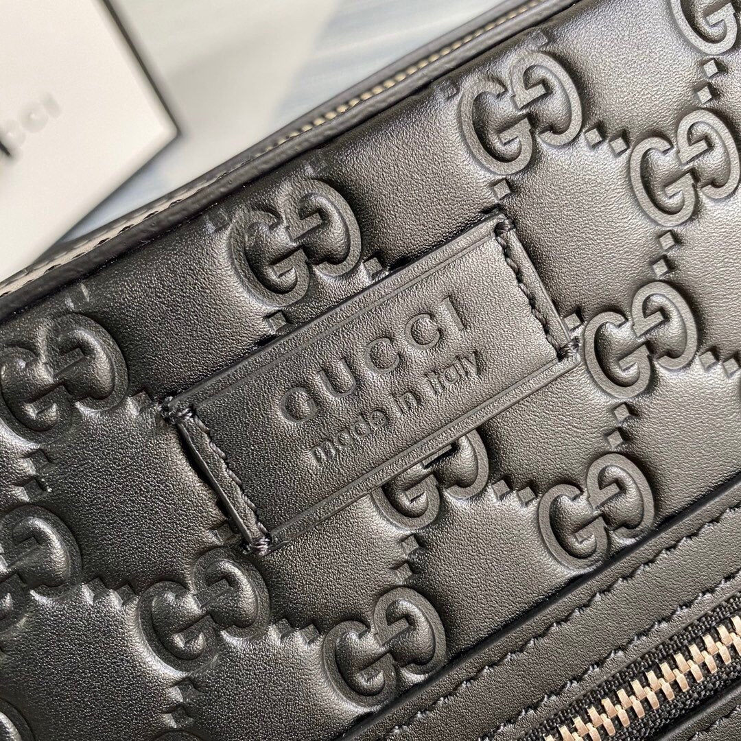 Gucci 473878  GG Supreme Flat Messenger Black
