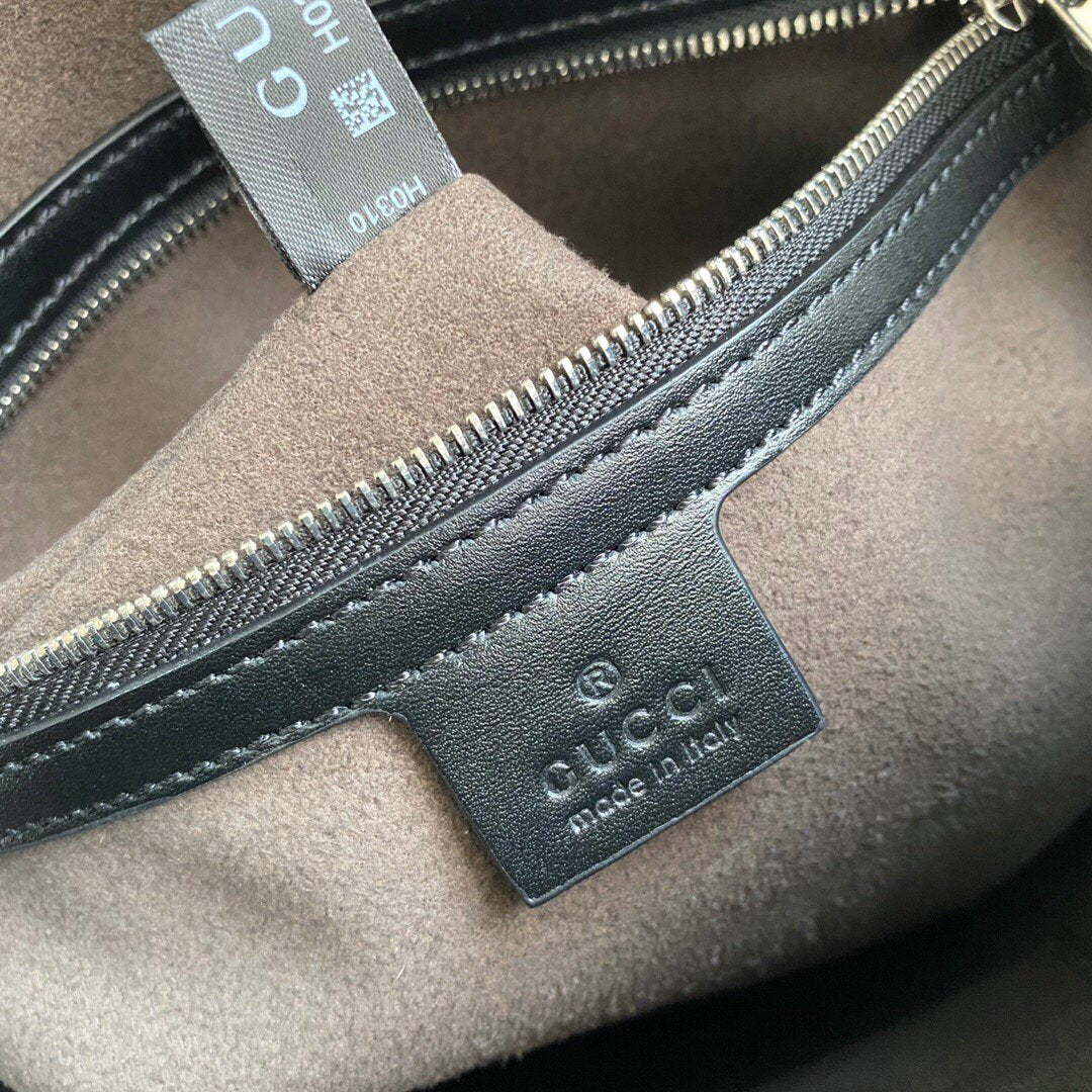 Gucci 473878  GG Supreme Flat Messenger Black