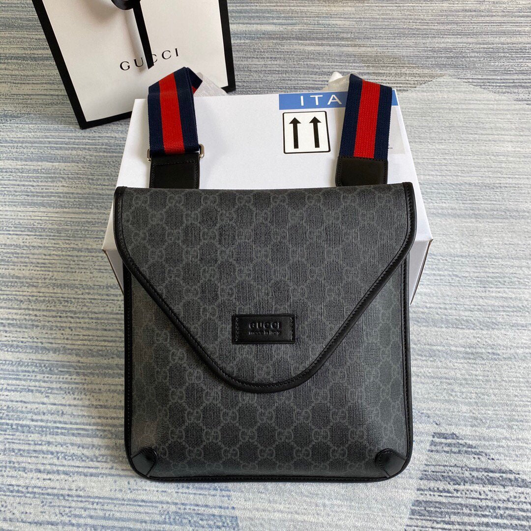 Gucci 599521 GG Supreme Medium Bag Black