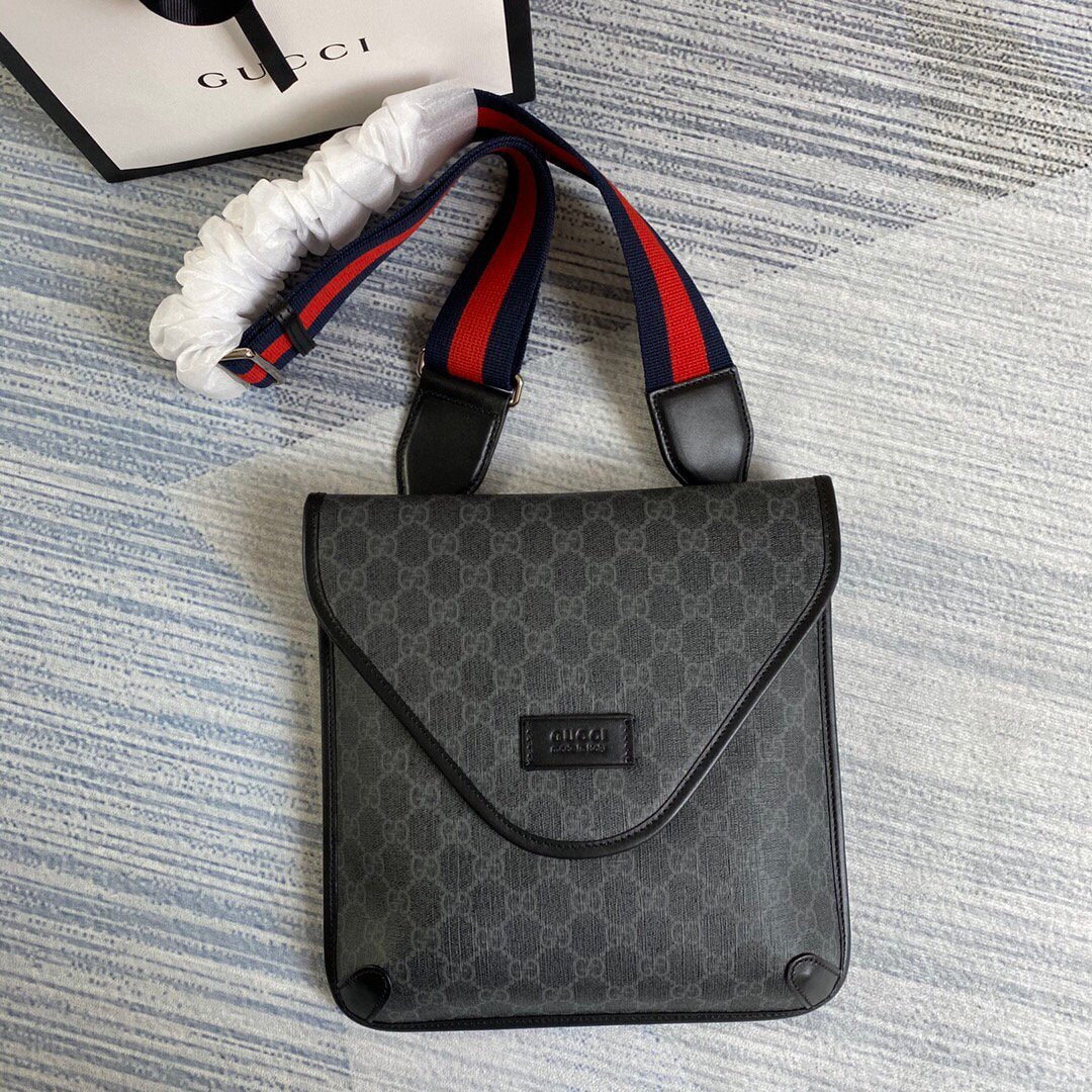 Gucci 599521 GG Supreme Medium Bag Black