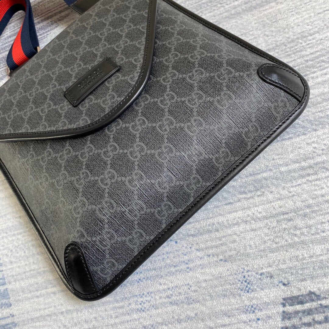 Gucci 599521 GG Supreme Medium Bag Black
