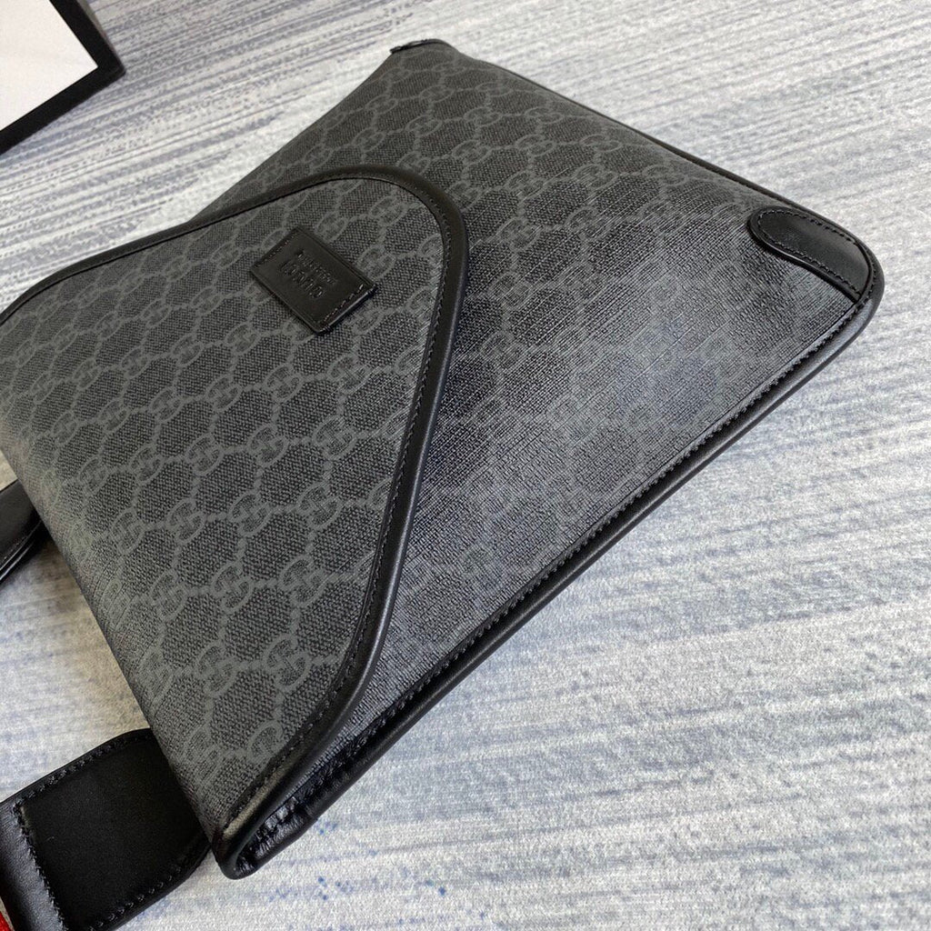 Gucci 599521 GG Supreme Medium Bag Black