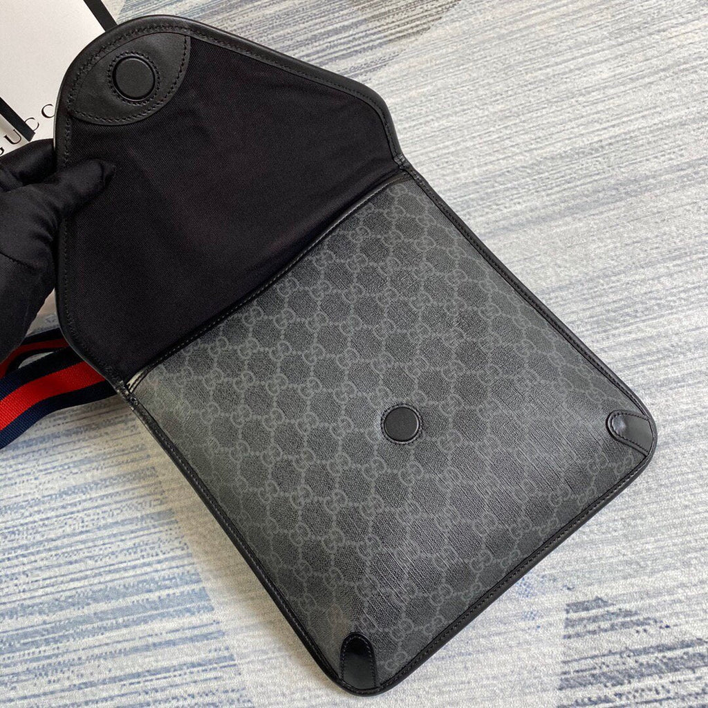 Gucci 599521 GG Supreme Medium Bag Black