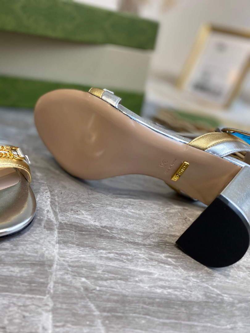 Gucci 655408 Women's Sandal With Chain Leather Silver - luxibagsmall