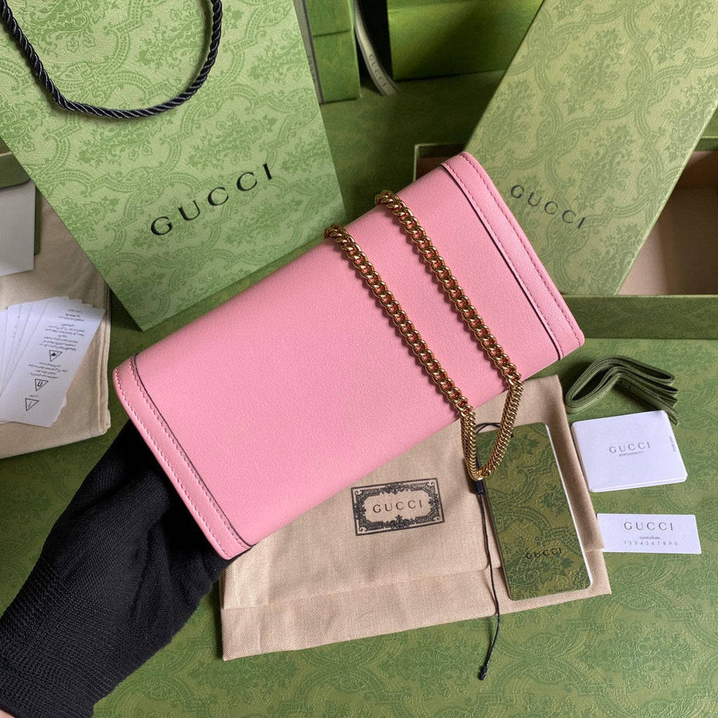 Gucci 658243 Diana chain wallet in Pink
