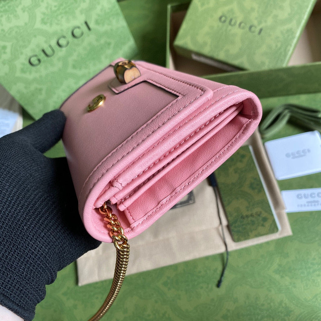 Gucci 658243 Diana chain wallet in Pink