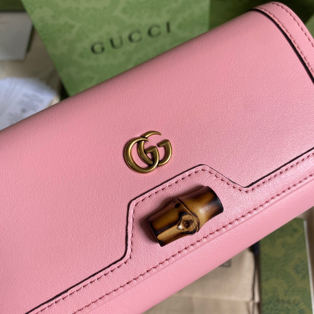 Gucci 658243 Diana chain wallet in Pink