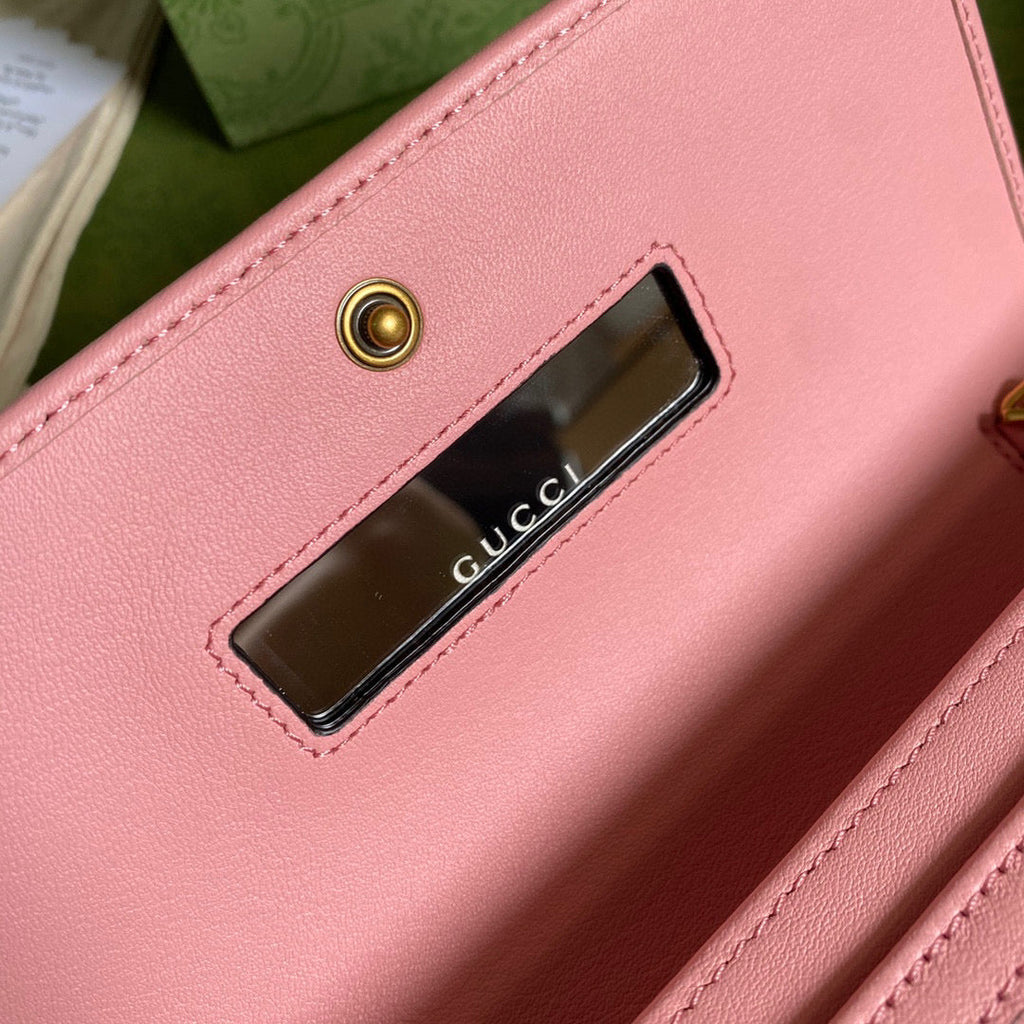 Gucci 658243 Diana chain wallet in Pink