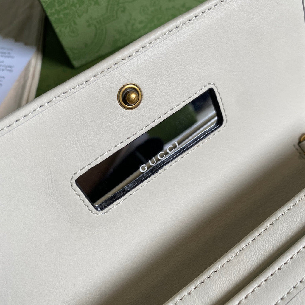 Gucci 658243 Diana chain wallet in White