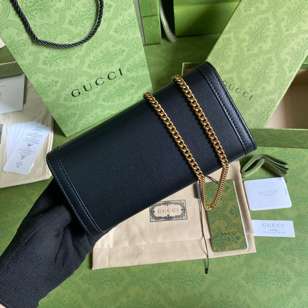 Gucci 658243 Diana chain wallet in Black