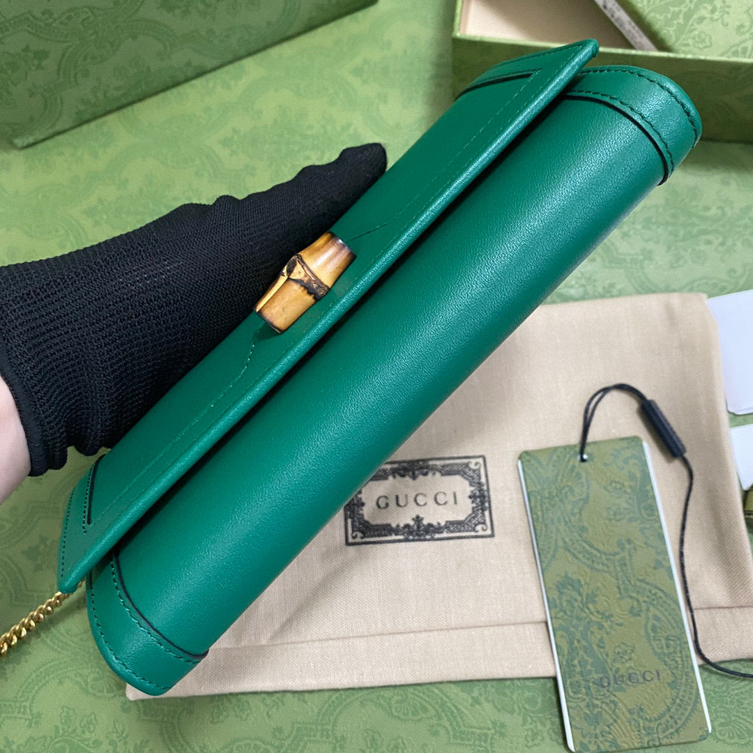 Gucci 658243 Diana chain wallet in Green