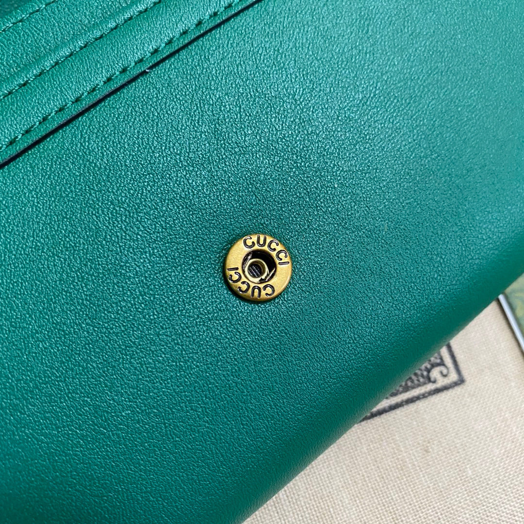 Gucci 658243 Diana chain wallet in Green