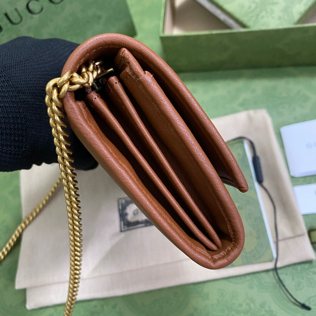 Gucci 658243 Diana chain wallet in Brown