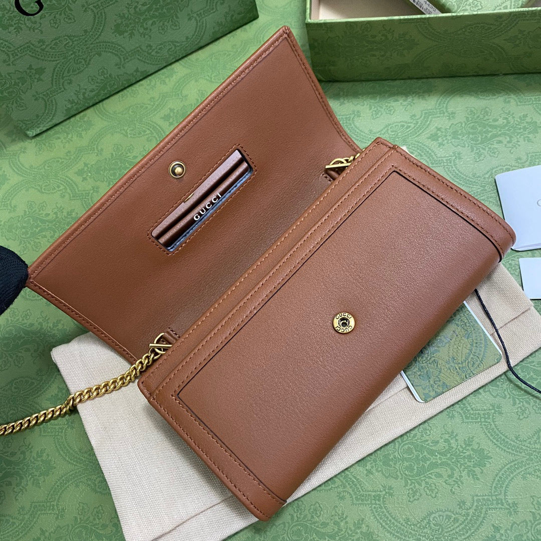 Gucci 658243 Diana chain wallet in Brown